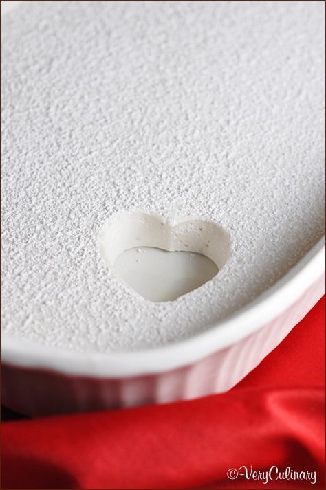 Rich and creamy homemade marshmallows. You’ll never want store bought again! Heart Marshmallows, Homemade Marshmallow Recipe, Valentines Recipes Desserts, Strawberry Mousse, Low Carb Cheesecake, Unflavored Gelatin, Recipes With Marshmallows, Valentine Desserts, Homemade Marshmallows