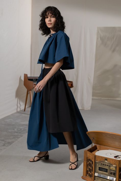 Resort 2023 Fashion, Nyfw Runway, Fresh Logo, Resort 2023, Full Skirts, 2023 Collection, 2023 Fashion, Wardrobe Basics, Summer 2023