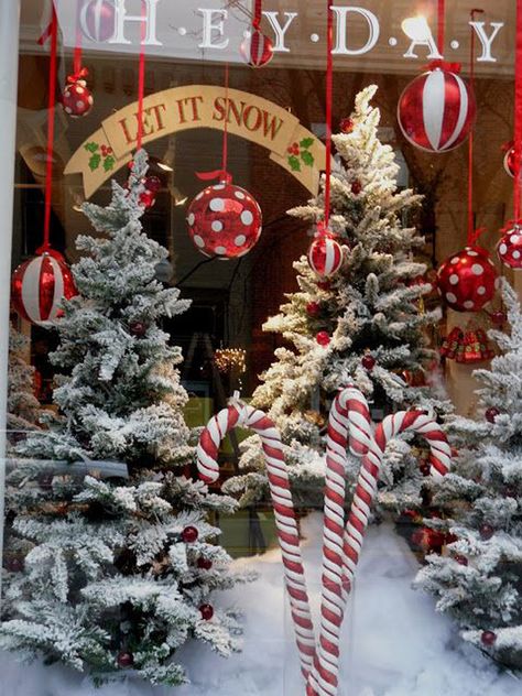 35 Wonderful Christmas Window Display Ideas On A Budget | Home Design And Interior Christmas Shop Displays, Winter Window Display, Christmas Shop Window, Holiday Window Display, Window Display Retail, Christmas Village Sets, Decoration Vitrine, Store Window Display, Christmas Window Display