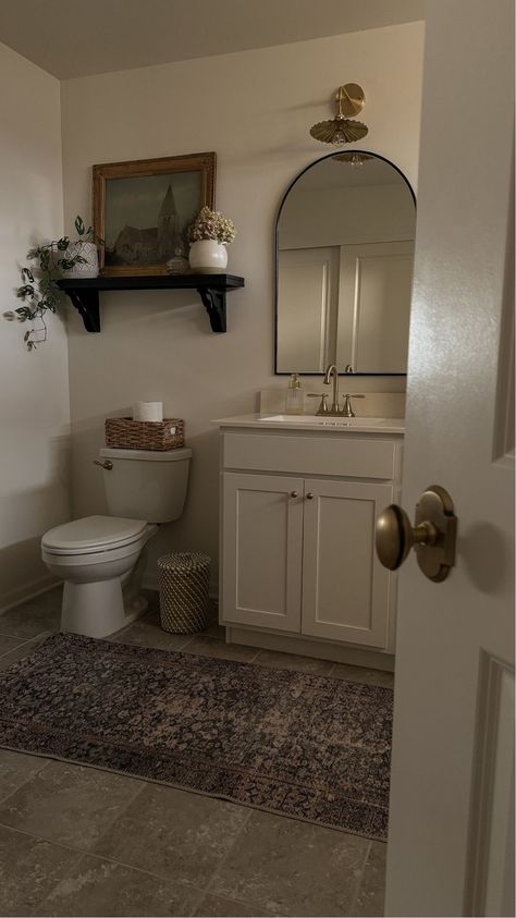 Toilet Room Styling, Old Apartment Bathroom Ideas, Backsplash Small Bathroom, Pink Accents Bathroom, Small Bathroom Set Up, Room Makeover Bathroom, Toilet Room Wall Decor, Glass Shower With Curtain, Bathroom Decor Antique