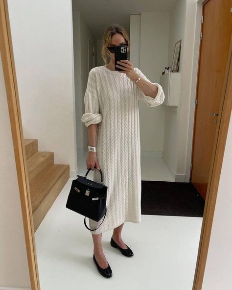 The Cable Knit Dress Trend Is Taking Over for Winter | Who What Wear UK Loose Knitwear, Ballet Flats Outfit, Cute Thanksgiving Outfits, What To Wear Fall, Cable Knit Dress, Sweater Dress Outfit, Flats Outfit, Event Outfit, Outfit Trends