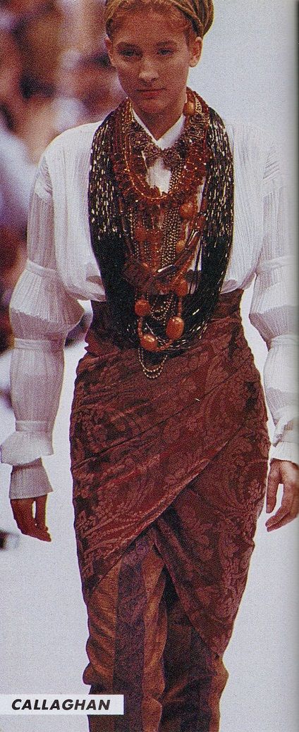 Romeo Gigli Vintage, Romani Outfit, Vintage Fashion 70s, Leon Bakst, Dark Boho, Romeo Gigli, 1980's Fashion, Fashion 70s, Runway Fashion Couture