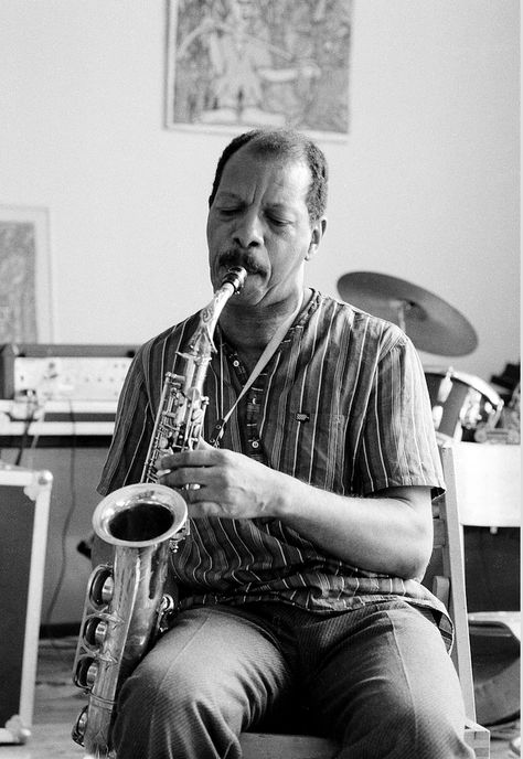 Jazz legend Ornette Coleman dies at 85 Jazz Music Art, Ornette Coleman, Life Drawing Pose, Jazz Saxophonist, Jazz Cat, Jazz Artists, All About Music, All That Jazz, Jazz Musicians