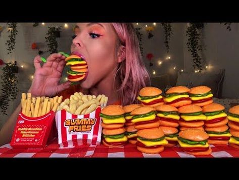 Hunnibee Asmr, Gummy Burgers, Wonderland Room, Asmr Soft, Anna Coronation, Birthday Sweets, Candy Videos, Coronation Dress, Satisfying Pictures