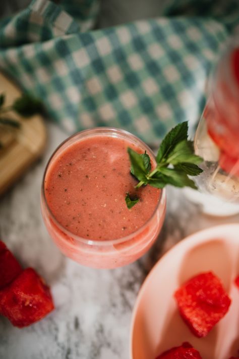 Watermelon Smoothie for Weight Loss - The GERD Chef Reflux Diet Recipes, Gerd Diet Recipes, Alkaline Smoothie, Acid Reflux Friendly Recipes, Gerd Friendly, Gerd Recipes, Watermelon Smoothie, Gerd Diet, Reflux Diet