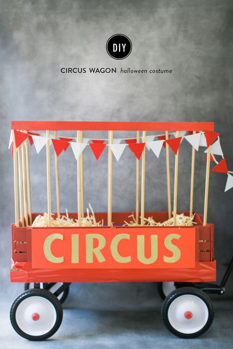 Circus Wagon Halloween Prop Wagon Halloween Costumes, Circus Wagon, Theme Carnaval, Party Equipment, Circus Carnival Party, Halloween Circus, Vbs 2023, Circus Theme Party, Carnival Themed Party