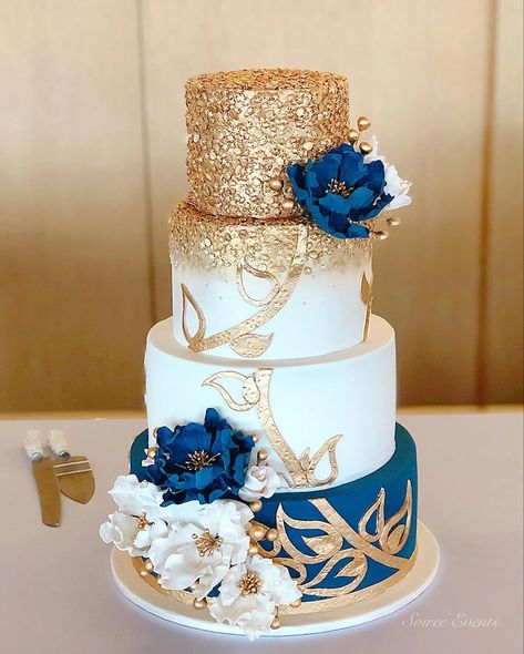 Royal Blue Wedding Cakes, Royal Blue Cake, Wedding Cake Navy, Navy Blue And Gold Wedding, Wedding Theme Color Schemes, Wedding Anniversary Cakes, Quinceanera Cakes, Wedding Cakes Blue, Royal Blue Wedding