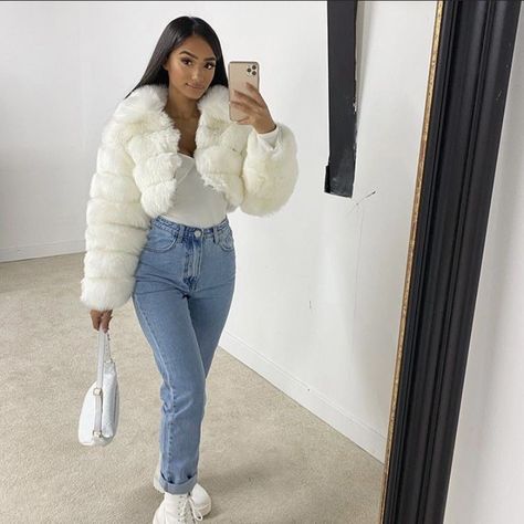 White Fur Coat Outfit Casual, White Fur Coat Outfit, Outfits With Fur Coats, Fur Coat Outfit Casual, Planet Diy, Fur Jacket Outfit, White Fur Jacket, Flowers Farm, Fur Coat Outfit