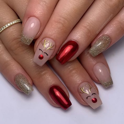 Natalie Evans | The absolute cutest reindeers ever! ❤️⁣ Using @rainbowrealmnailsupply glitter and @cmp_beautysupplies Barely There and chrome ⁣ Hard gel… | Instagram December Nails Chrome, Christmas Thanksgiving Nails, Simple Reindeer Nails, Christmas Nail Designs Cute, Biab Christmas Nail Design, Glazed Christmas Nails, Christmas Builder Gel Nails, Christmas Nail Design Ideas, Pink Reindeer Nails