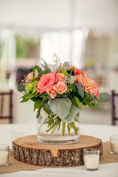 Preppy Farm Wedding Centerpiece / http://www.himisspuff.com/rustic-wedding-centerpiece-ideas/4/ Amazing Wedding Centerpieces, Preppy Wedding, Simple Wedding Centerpieces, Tafel Decor, Wedding Floral Centerpieces, Rustic Wedding Centerpieces, Coral Wedding, Rustic Country Wedding, Deco Floral