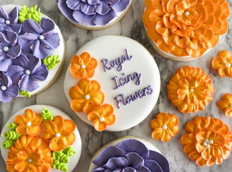 Create Stunning Petals With This Royal Icing Flower Tutorial! - Your Baking Bestie Royal Icing Recipe For Flowers, Stiff Icing Recipe, Icing Flowers Tutorial, Stiff Royal Icing Recipe, Royal Icing Flowers Tutorial, Sugar Cookie Decorating Icing, Royal Icing Piping, Royal Icing Cookies Recipe, Christmas Sugar Cookies Decorated