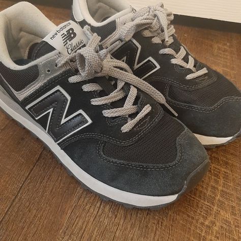 Like New Without Tags, Excellent Condition! Barely Worn. New Retail Is 90. Old New Balance Shoes, Twd Clothes, Nb Shoes, New Balance 515, New Balances, Shoes For School, New Balance Womens, New Balance Blue, Shoes New Balance