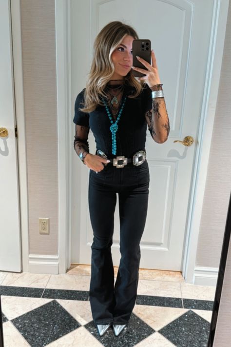 Western Black Flare Jeans Outfit, Western Denim Jumpsuit, Black Jeans Western Outfit, Western Rodeo Outfits For Women, Winter Country Outfits Concert, Black Jeans With Cowboy Boots, Black Jean Jumpsuit Outfit, Western Jumpsuit Outfit, Black Denim Jumpsuit Outfit