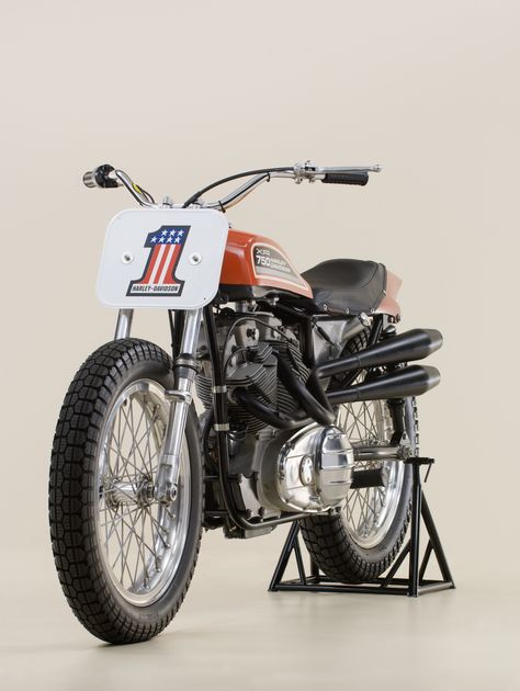 Harley Race, Flat Track Racing, Harley Fatboy, Flat Track Motorcycle, Tracker Motorcycle, Flat Tracker, Classic Racing Cars, Harley Davidson Street Glide, Harley Bikes