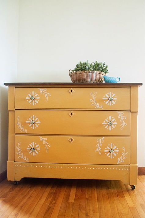 Yellow Painted Furniture, Yellow Dresser, Easy Furniture Makeover, Diy Furniture Makeover Ideas, Miss Mustard Seeds, Mustard Seeds, Diy Dresser, Diy Furniture Renovation, Furniture Rehab