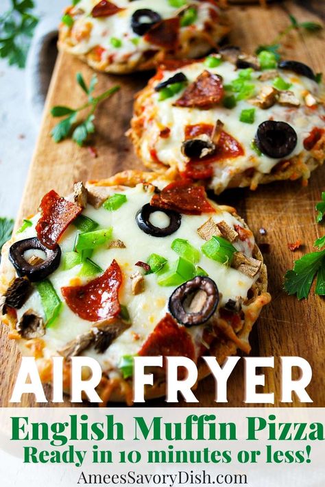 Air Fry English Muffin Pizza, Pizza With English Muffins, Pizza English Muffins Air Fryer, Pizza English Muffins Recipes, Healthy English Muffin Pizza, English Muffin Recipe Lunch, English Muffin Meals, Recipes With English Muffins Dinners, English Muffin Lunch Ideas