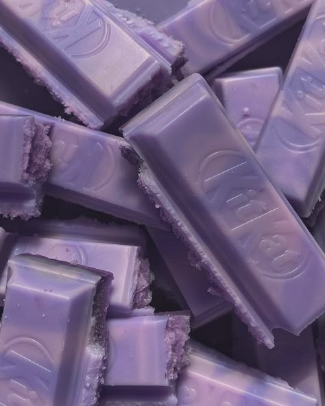 Lilac Aesthetic, Wallpers Pink, Purple Aesthetic Background, Pastel Cupcakes, Violet Aesthetic, Purple Food, Character Drawings, Purple Candy, Purple Vibe