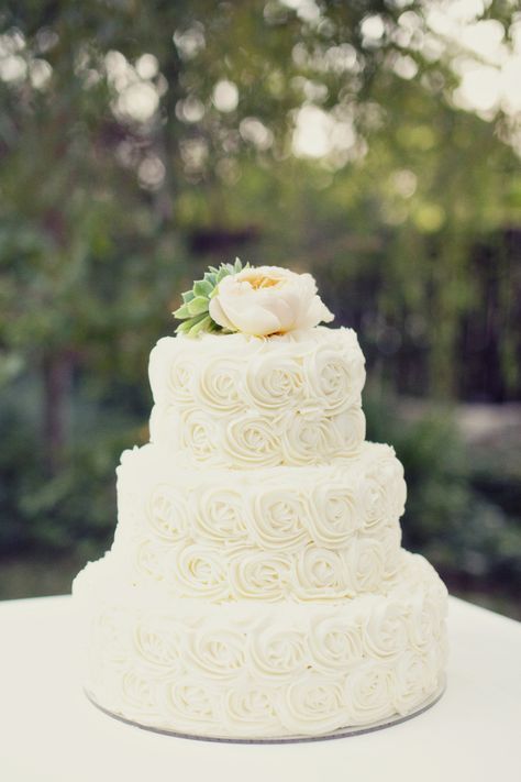 Ivory Rosette Wedding Cake | Wedding Cakes by Dawna | Stephanie Sunderland Photography | TheKnot.com Rosette Wedding Cake, Rosette Cake Wedding, Wedding Cake Simple Elegant, Ivory Wedding Cake, Wedding Cake Photos, Floral Wedding Cakes, Magic Cake, Gorgeous Wedding Cake, Simple Wedding Cake