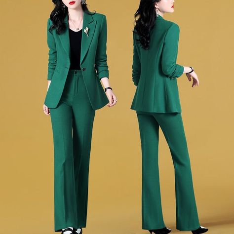 Women Pants Suit, Formal Attire For Women, Manager Office, Costume Vert, Khaki Suit, Socialite Style, Mode Costume, Green Suit, Pantsuits For Women