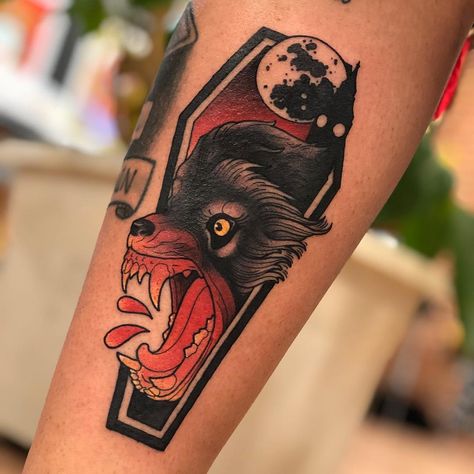 1,982 Likes, 25 Comments - Chase Martines (@chase_tattoos) on Instagram: “This is one of my favorite movie inspired coffins I have done lately. American Werewolf in London!…” Transformation Tattoo, Werewolf Transformation, Werewolf Tattoo, Werewolf Halloween, Werewolf In London, Photo Grid App, American Werewolf In London, Creepy Tattoos, London Tattoo