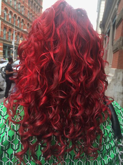 Just fished this Red Head curly girl's color.  ❤️❤️ Dark Red Hair Color, Red Hair Inspiration, Hair Layered, Shades Of Red Hair, Hair Dyed, Layered Curly Hair, Red Hair Inspo, Tattoos Unique, Red Curly Hair