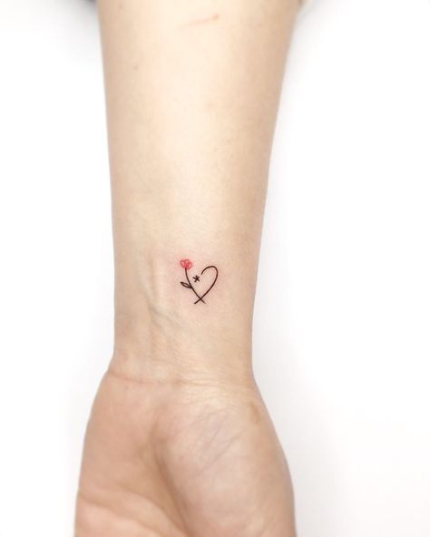 Tattooist_Nieun 👩‍🎨 on Instagram: “•flower+ heart+ star(꽃+하트+별)” Heart Blooming Flowers Tattoo, Heart With Stars Tattoo, Stars And Hearts Tattoos, Heart And Star Tattoo, Star Heart Tattoo, Mum Tattoo, Getting A Tattoo, Star Tattoo, Minimalist Tattoos