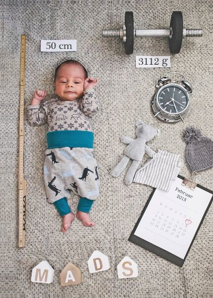 50 Cute and Creative Baby Photo Shoot Ideas Foto Kids, Baby Zimmer, Birth Cards, Diy Bebe, Baby Birth Announcement, Foto Baby, Baby Co, Foto Tips, Baby Diy