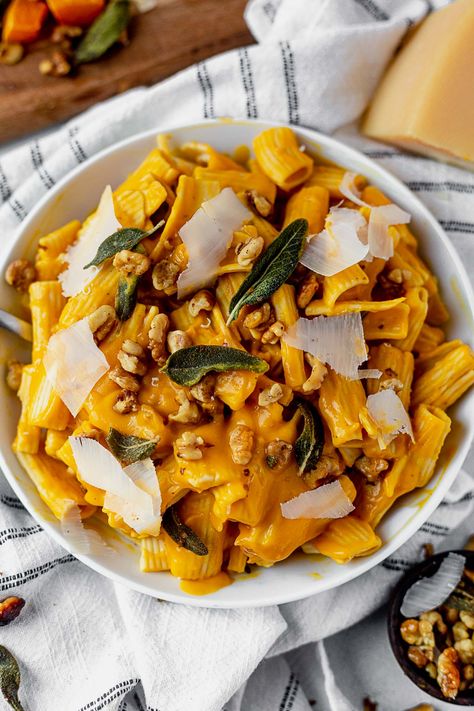 Butternut Squash Pasta Sauce with Fried Sage and Walnuts Sage Pasta, Squash Pasta Sauce, Squash Pasta Recipe, Butternut Squash Sage, Winter Pasta, Butternut Squash Pasta Sauce, Fried Sage, Butternut Squash Sauce, Creamy Butternut Squash