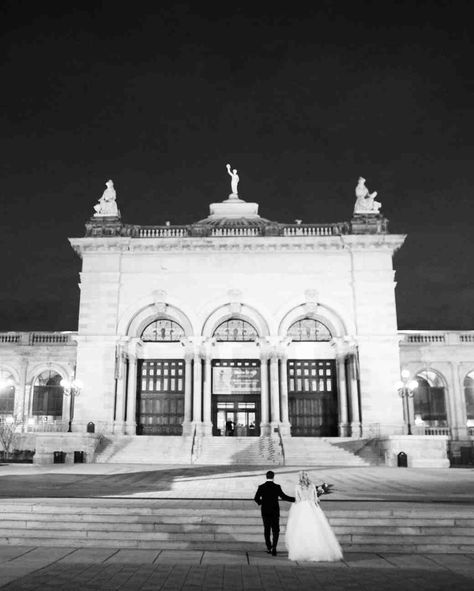 A Metallic New Year's Eve Wedding in Philly | Martha Stewart Weddings - A little alone time before the rollicking party began: The new Mr. and Mrs. Whitcraft walked together up the grand steps of Philadelphia's Memorial Hall, which housed their reception space, the Please Touch Museum. Metallic Wedding Colors, Free Wedding Dress, Wedding Venues Pennsylvania, Urban Wedding Venue, Metallic Wedding, Cathedral Basilica, St Peters Basilica, Stationery Printing, Raising Money