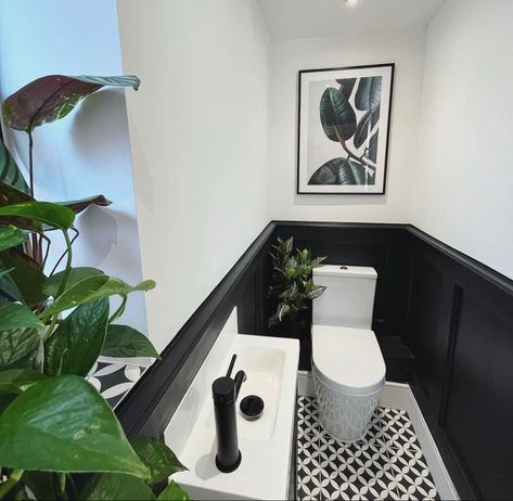 Wc And Bathroom Design, Extra Small Toilet Room, Small Wc Ideas Tiny Spaces, Dark Small Toilet, Black And White Wc, Black White Bathrooms Small, Two Color Bathroom, Black Downstairs Toilet, Small Loo Ideas