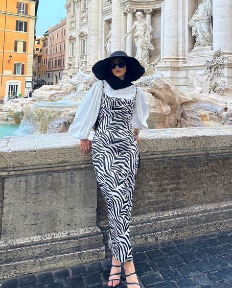 Summer Fashion Hijab, Italy Outfits Hijab, 2023 Modest Fashion, Holiday Hijab Outfit, Modest Fashion Summer Casual, Hijab Skirt Outfit Classy, Summer Outfits Modest Hijab, Hijab Summer Dress, Modest Fashion Outfits Classy