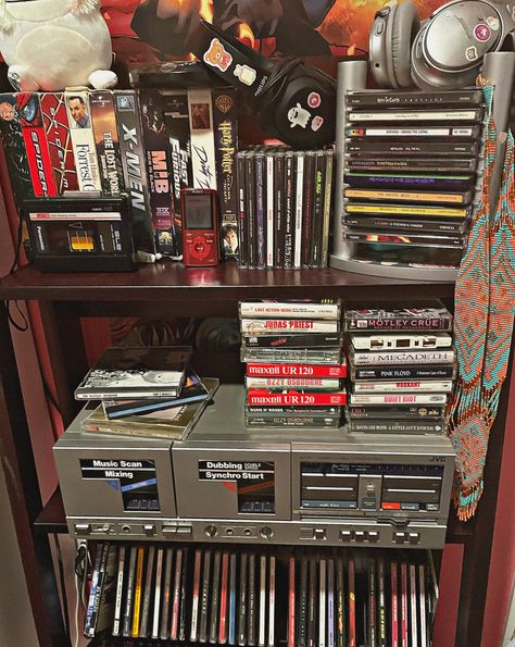 I love music 💗 Music Collection Aesthetic, Music Collection Room, Vintage Rooms 80s, Music Bedroom Aesthetic Vintage, 1980s Room Aesthetic, Physical Media Collection, Dvd Player Aesthetic, Room Inspo Maximalist, Musician House