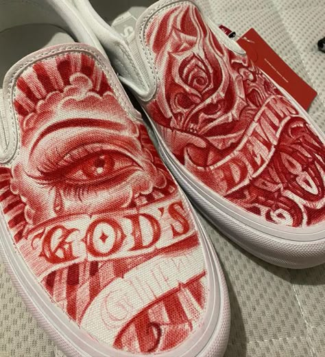 Shoe Customization Ideas, Drawing On Shoes, Shoe Art Designs, Bob Marley Painting, Arm Tattoos Drawing, Lion Art Tattoo, Vans Custom, Cool Tattoo Drawings, Airbrush T Shirts