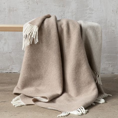 Taupe Wool Throw Roberto - LinenMe End Of Bed Blanket, Wooden Drying Rack, Light Dusty Pink, Cream Skirt, Color Quartz, Wool Shop, Wool Throw, Woven Throw, Journal Gift