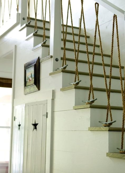 Non-Cheesy Nautical: 12 Modern Rope DIY Decor Ideas | Apartment Therapy Rope Railing, Diwali Photography, Nautical Interior, Stairs In Living Room, Midnight Snack, Coastal Living Rooms, Beach House Interior, Beach Cottage Style, घर की सजावट