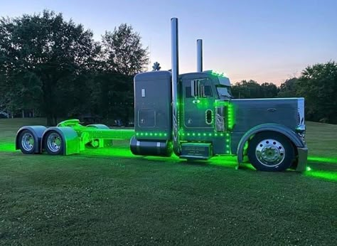 Trucks Gmc, Custom Peterbilt, Dodge Diesel Trucks, Dodge Diesel, Truck Games, Chevy Diesel Trucks, Trucks Lifted Diesel, Custom Big Rigs, Jacked Up Trucks