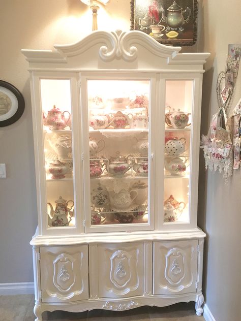 Tea Set Display Cabinet, China Cabinet Decorating Ideas, China Cabinet In Living Room, Fine China Display, White China Cabinet, French Cottage Living Room, China Cabinet Decor, White China Cabinets, Vintage Display Cabinet