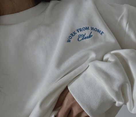 Sweatshirt Aesthetic, Shirt Design Inspiration, Aesthetic T Shirts, 자수 디자인, Aesthetic Shirts, Tee Shirt Designs, 가을 패션, Cozy Sweatshirts, 로고 디자인