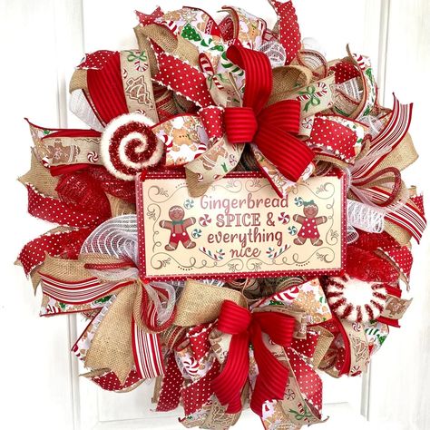 Ideas For Christmas Wreaths, Gingerbread Wreaths Christmas, Gingerbread Wreaths, Cook Desserts, Gingerbread Bakery, Simple Door, Charcuterie Ideas, Large Christmas Wreath, Gingerbread Wreath