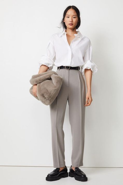 The 9 Best Clothing Styles for Petite Women | Who What Wear UK Capsule Wardrobe Outfits, Trouser Outfit, Maxi Cardigan, Love Jeans, Wardrobe Outfits, Trouser Pants Women, Trouser Style, Womens Dress Pants, Tailored Pants