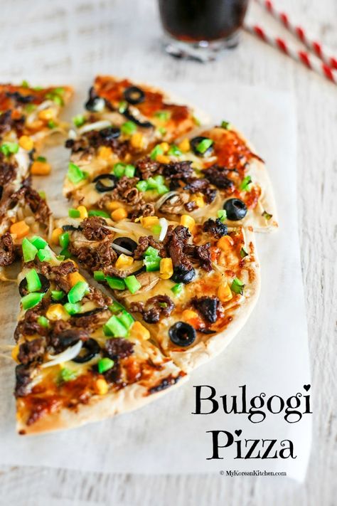 How to make Bulgogi pizza. This is a popular Korean fusion pizza in Korea. It's a great way to use up leftover Bulgogi. It's super delicious! | MyKoreanKitchen.com Bulgogi Pizza, Fusion Pizza, Korean Bbq Dipping Sauce, Korean Pizza, My Korean Kitchen, Korean Bbq Beef, Pizza Lasagna, Asian Meals, Korean Kitchen