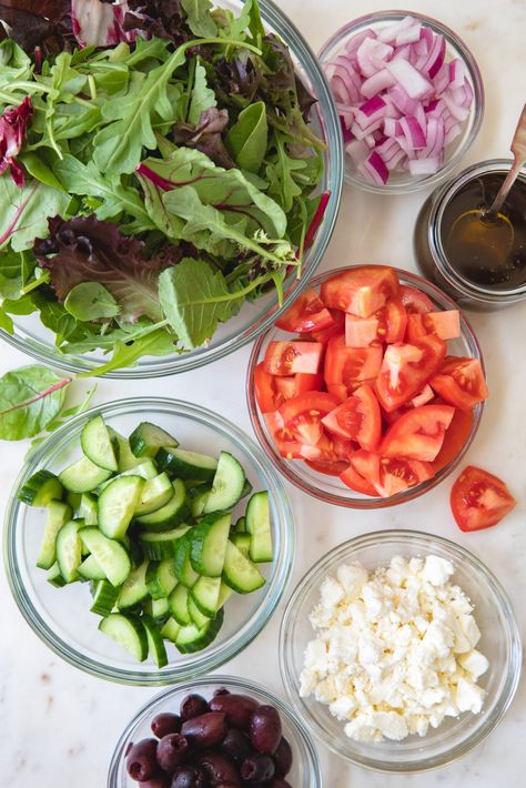 Spring Mix Salad Dressing Recipes, Salad Spring Mix Recipes, Balsamic Vinaigrette Salad Recipes, Mediterranean Salad Ideas, Salad With Spring Mix Recipe, Baby Spring Mix Salad Recipes, Easy Spring Mix Salad Recipes, Salads With Spring Mix Lettuce, Balsamic Mediterranean Salad