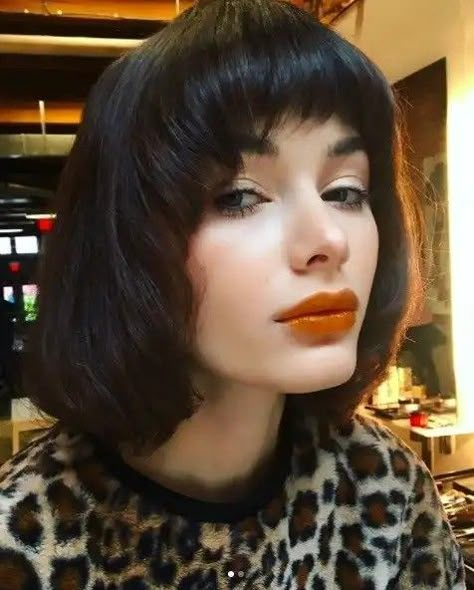 Bowl Haircut Women, Haircut Female, Mushroom Haircut, Pageboy Haircut, Bowl Haircuts, Mushroom Hair, Neon Hair, Bowl Cut, Favorite Hairstyles