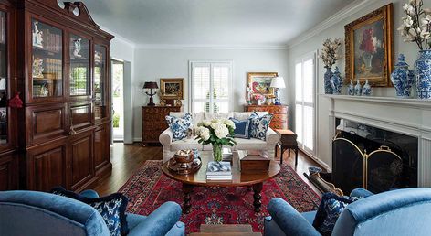 This Interior Designer Calls Her Home The Classic American House - The Cottage Journal Classic American House, Furniture Cute, American House Design, Eclectic Decor Bohemian, American Cottage, Cottage House Interior, American Style Interior, Drawing Rooms, Bedroom Cute