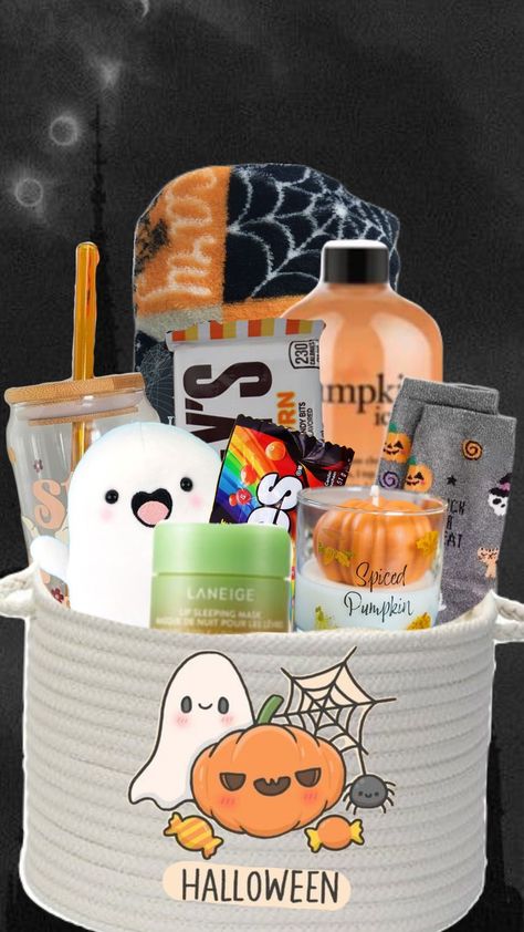 #boobasket #boobasketideas #boobasketidea #halloween Bff Boo Basket, Boo Basket Pictures, Halloween Gift Basket For Best Friend, Bestie Halloween Basket, Spookie Baskets, Gift Baskets, Halloween Pumpkins, Halloween, Birthday