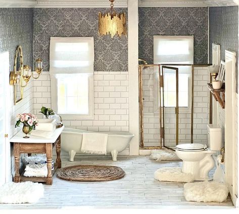 Dollhouse Bathroom Diy, Dollhouse Bathroom Ideas, Vermont Dollhouse, Manor Bathroom, Doll House Bathroom, Vermont Farmhouse, Dollhouse Rooms, Mini Crafts, Gothic Dollhouse