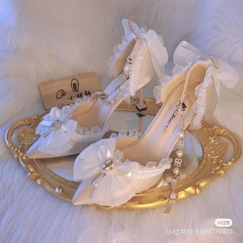 Manhwa Heels, Fancy Wedding Shoes, Kasut Pengantin, Heels Korean, Sepatu Platform, Aesthetic Heels, Princess Heels, Fairy Shoes, Perfect Wedding Shoes