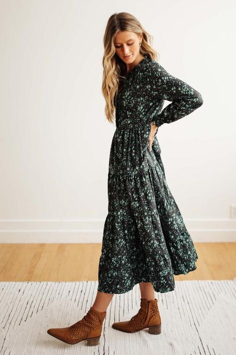 Look Hippie Chic, Gigi Dress, Pinterest Closet, Modest Fashion Outfits, Looks Chic, Mode Inspo, Fabulous Fashion, Inspiration Mode, Mode Inspiration