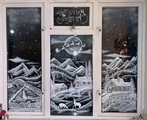 Winter Painting On Window, Snow Art Window, Christmas Snow Window Art, Snow Graffiti Window, Window Snow Art, Snow Window Display, Fake Snow Window Ideas, Snow Spray Window Ideas, Snow Window Art