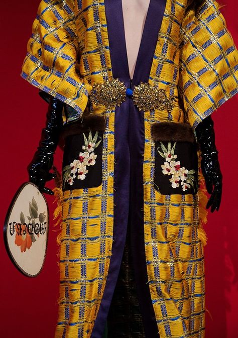 Gucci Kimono, Magic Outfits, Mode Kimono, Mode Abaya, Gucci Fashion, Sport Style, Abayas Fashion, Women's Handbags, Looks Style